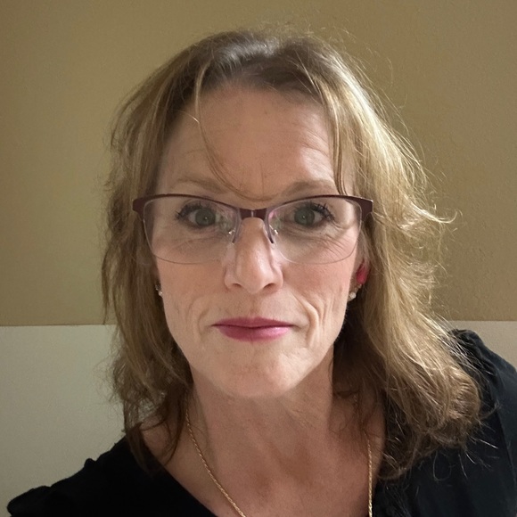 Meet your Posher, Roxann - Picture 5 of 6